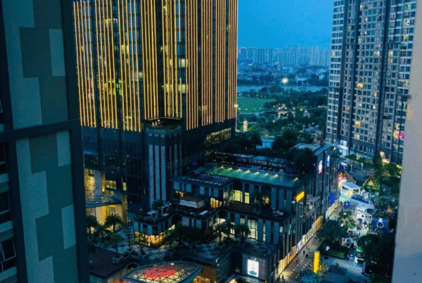 Cho thuê căn hộ 1 phòng ngủ Landmark 4 tầng trung, view Landmark 81
