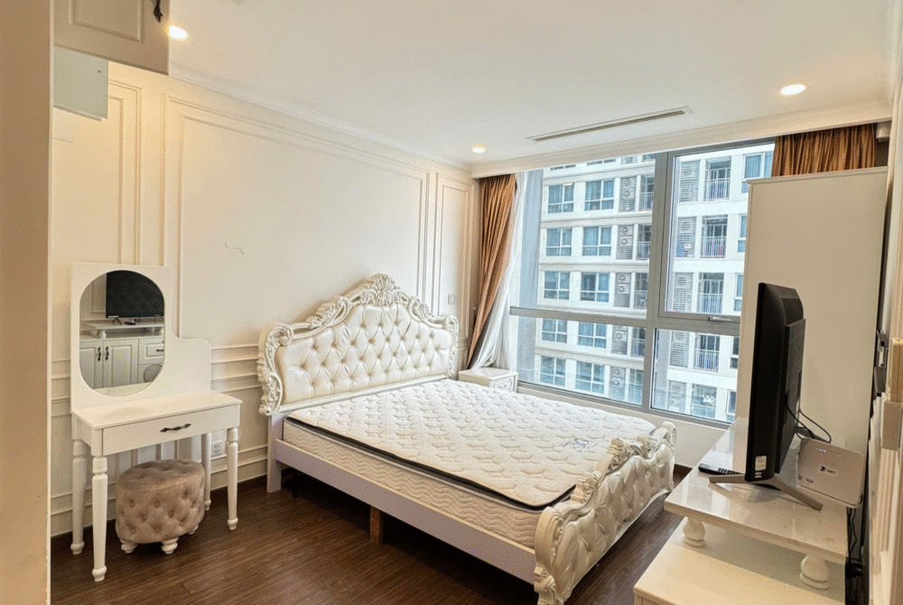 Chính chủ bán căn hộ 2 phòng ngủ toà Landmark 6 nội thất decor