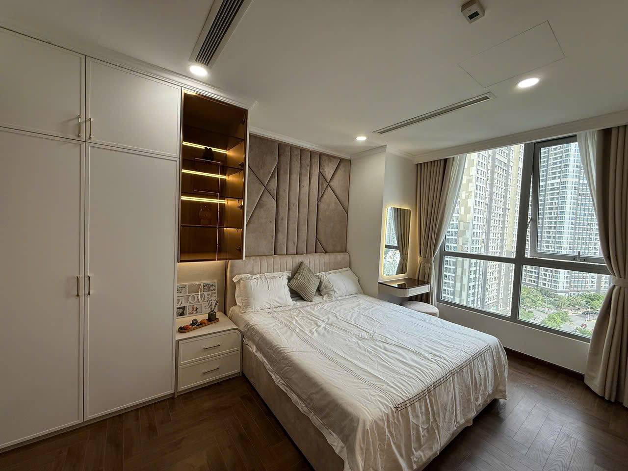 Bán 3 phòng ngủ Landmark Plus 110m2 Nội Thất cao cấp